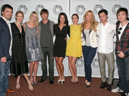 425.gossipgirl.cast.032308.jpg