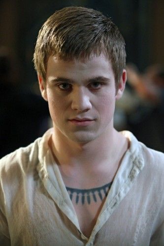 allan-hyde-as-godric-333x500.jpg
