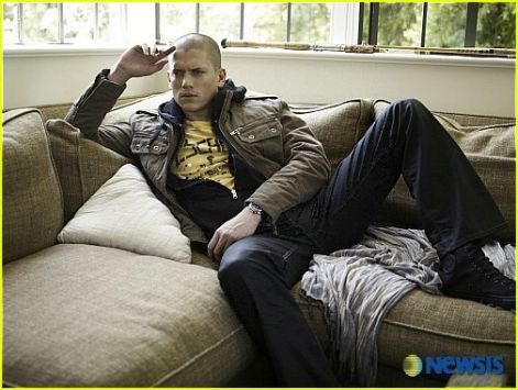 wentworth-miller-modeling-05.jpg wentworth-miller-modeling-05.jpg